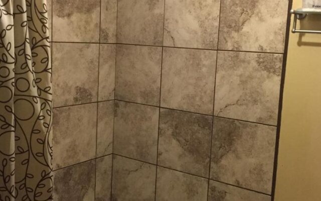 Wakiki Motel & Lounge