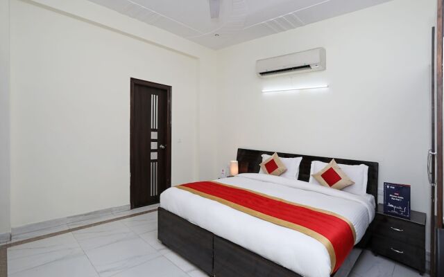 OYO 10928 Go Rooms