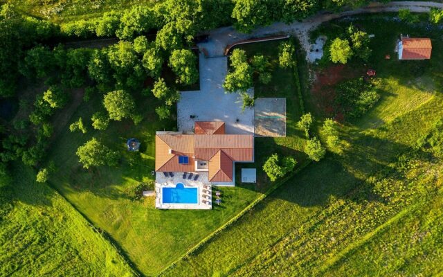 Villa in Nedešcina With Private Pool