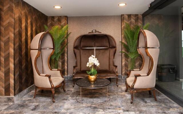 Marina Green Suit - Residence