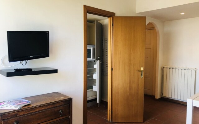 Hton 6 Flat rents Rome