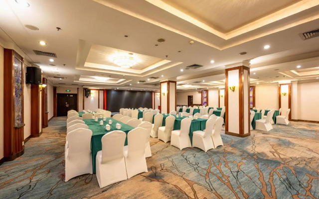 Xiongbao Hotel