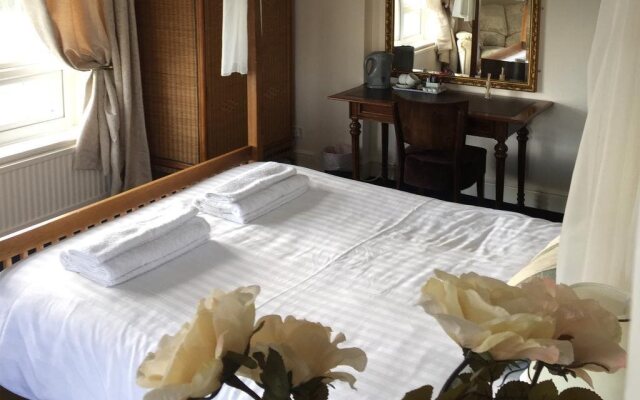 Ivanhoe Hotel