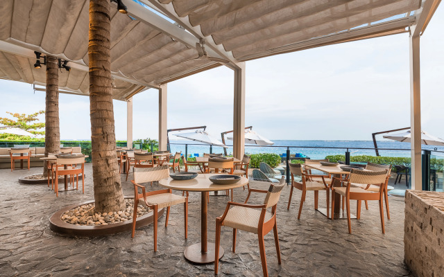 Crimson Resort and Spa Mactan