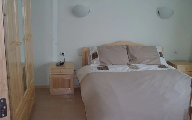 Pollo Resort Mikosta Apartments