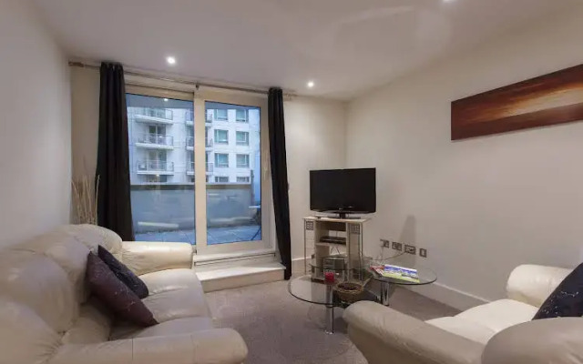 ST George Wharf Studio Apartments