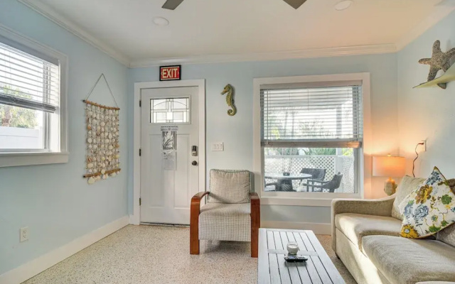 Indian Rocks Beach Retreat, Walk to Gulf & Beaches