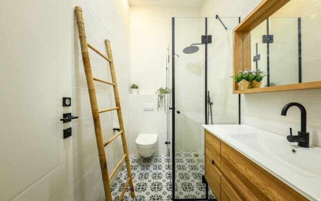 Spacious 3BR Apt w Garden Ramat Hasharon