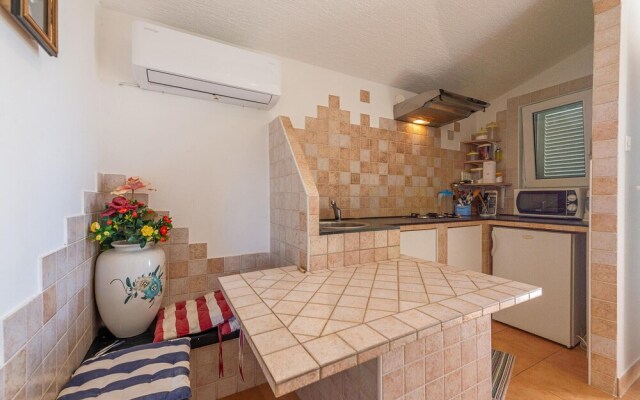 Nice Apartment in Vir With 1 Bedrooms and Wifi
