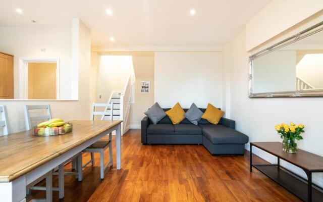 Luxury 2BDR duplex apt, N London, 2 floors