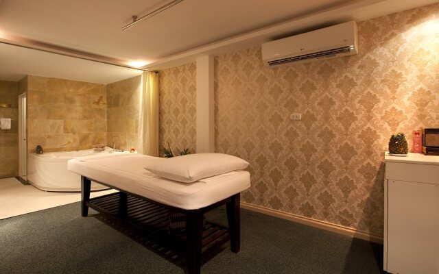 Victory Saigon Hotel