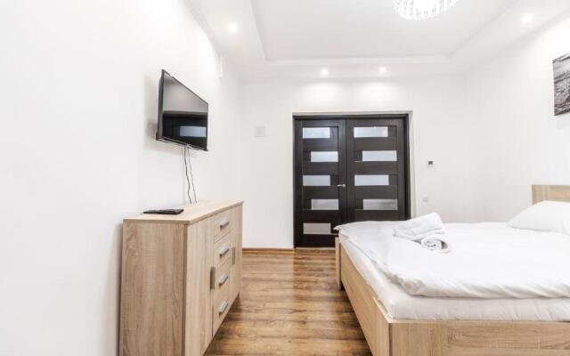 Exclusive Apartment on Square Rynok