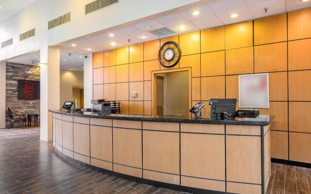 Red Roof Inn & Suites Mt Holly - McGuire AFB