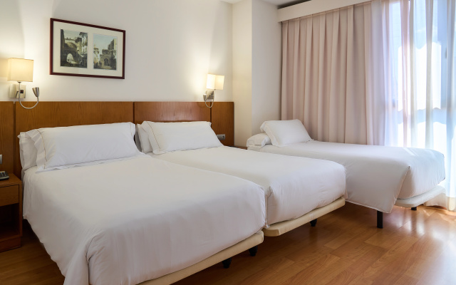 Senator Granada Hotel - Image 4