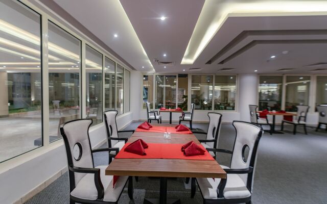 Seven Seas Jolie Bay