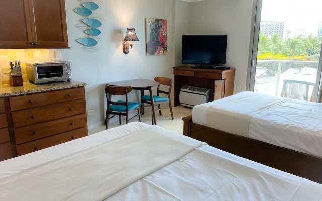Breezy Luana Waikiki Condo by RedAwning