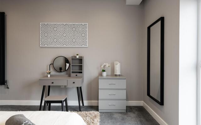 Wonderful Top-Floor Apartment