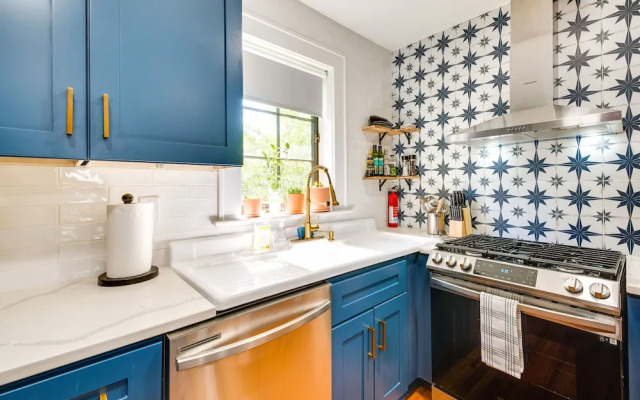 Updated Atlanta Getaway w/ Yard ~ 5 Mi to Downtown