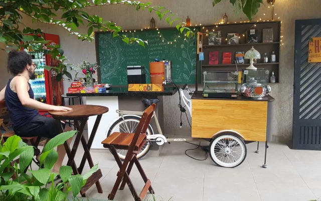 Hobi Hostel Bar & Lounge