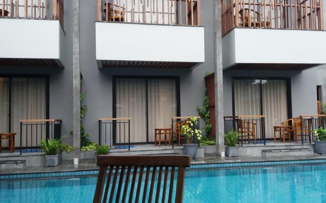 Grand Laguna Hotel & Villa