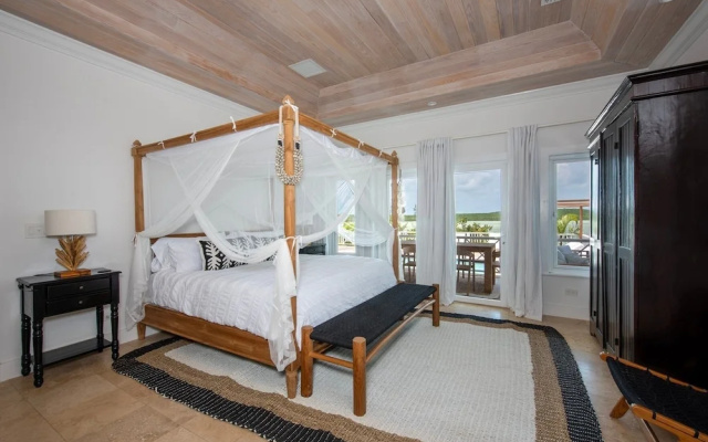 Turtle Pointe - Lux New Windermere Home W/pool, Boat Dock, Beach 3 Bedroom Home — фото 2