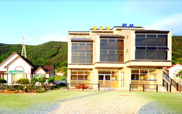 Yeosu Gold Light Pension