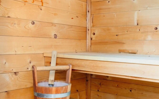 Lanaken Retreat Pool Jacuzzi and Sauna