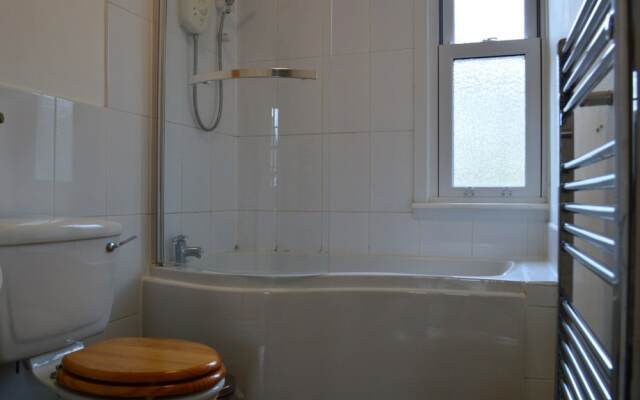 Tooting Broadway 2 Bedroom House