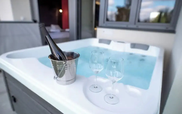 Onyx Luxury