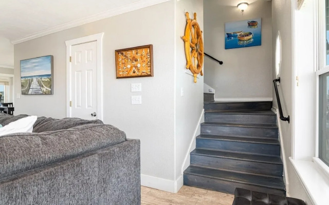 Selah 3 Bedroom Home by RedAwning