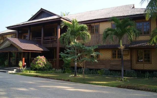 Sunny Paradise Resort