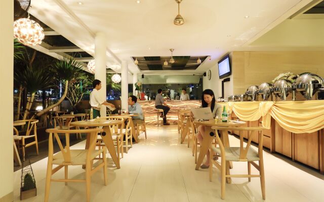 Rasuna Icon Hotel