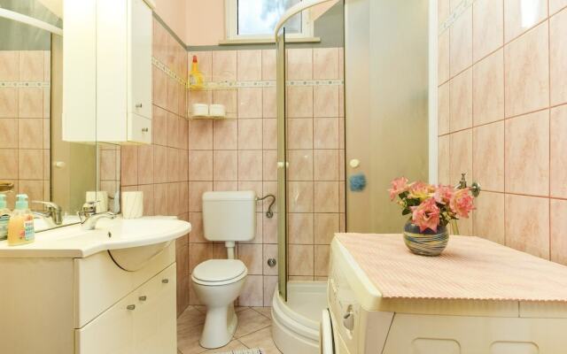 Holiday House Anica