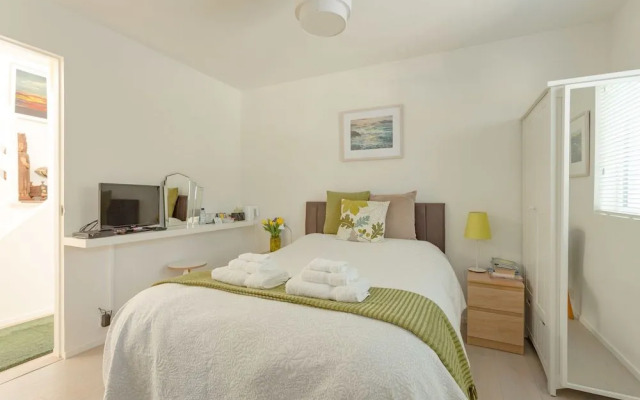 KnoydART Bed and Breakfast