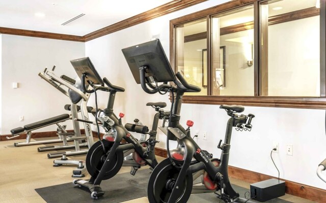 Ritz Carlton Vail #212 2 Bedroom Condo by RedAwning