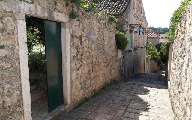 Apartment Milu - 80m from sea