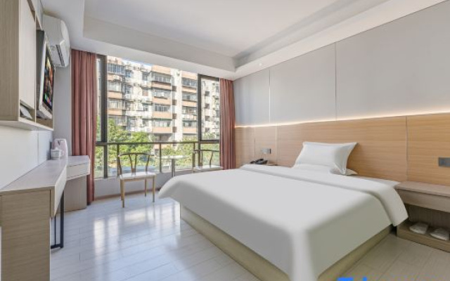 Huimei Hotel (Guangzhou Zhujiang New Town Yuancun Subway Station)