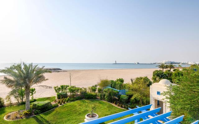 Hilton Salwa Beach Resort & Villas