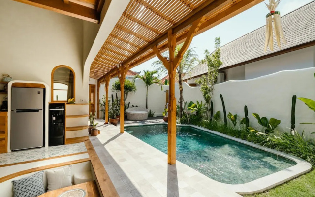 Villa Canggutopia 2 by Alfred in Bali - Romantic 1BD Villa Canggu Near the Beach – Pool – Canggu