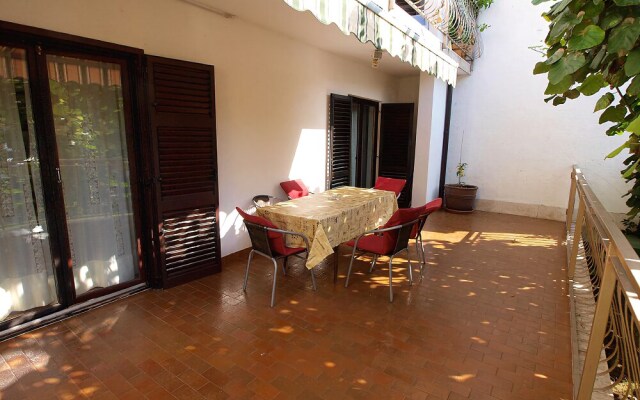 Apartments Yellow 721