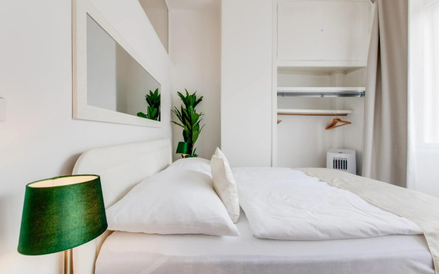 Wenceslas Square Royal Two Bedroom Apartment