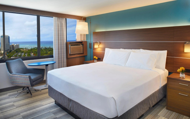 Holiday Inn Express Waikiki