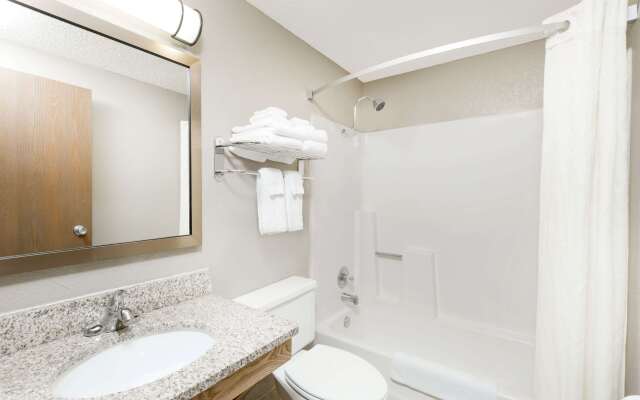 Super 8 by Wyndham Kearney