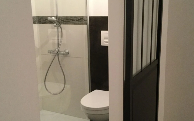 Mas en pierres dans le Luberon