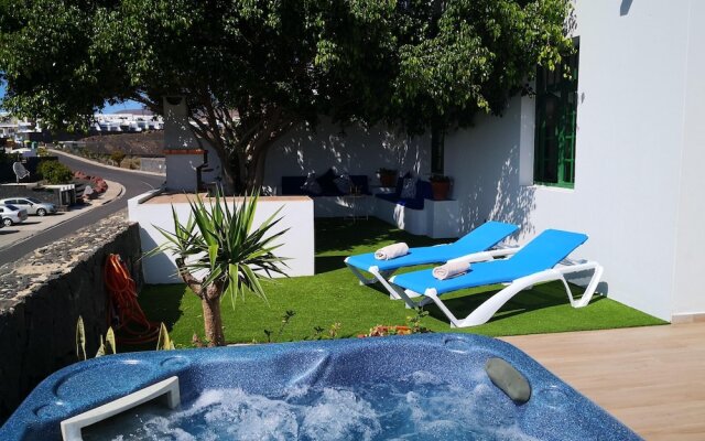 House With 3 Bedrooms in Playa Blanca, With Wonderful sea View, Shared Pool, Enclosed Garden - 600 m From the Beach