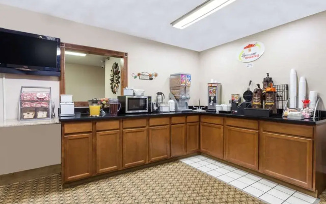 Super 8 Harrisburg Il