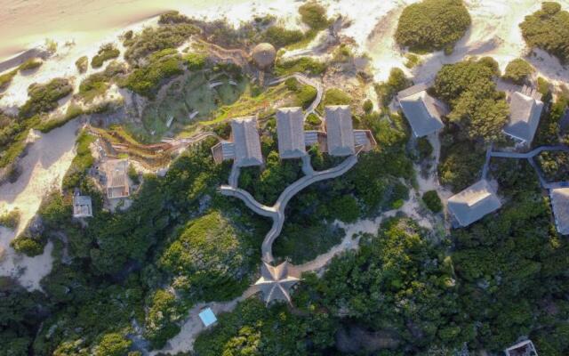 Bela Flor Beach Front Apartments