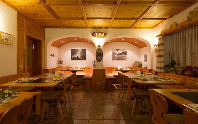 Hotel Garni Alpenrose (Grusaida)