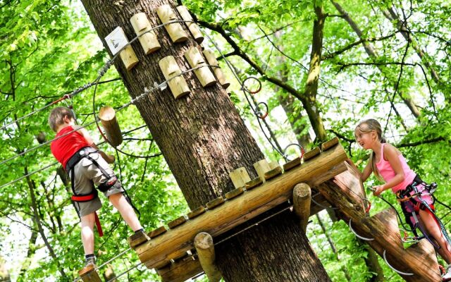 Best Western Plus Golden Lakes Hotel