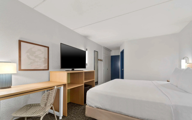 Spark By Hilton Grand Prairie